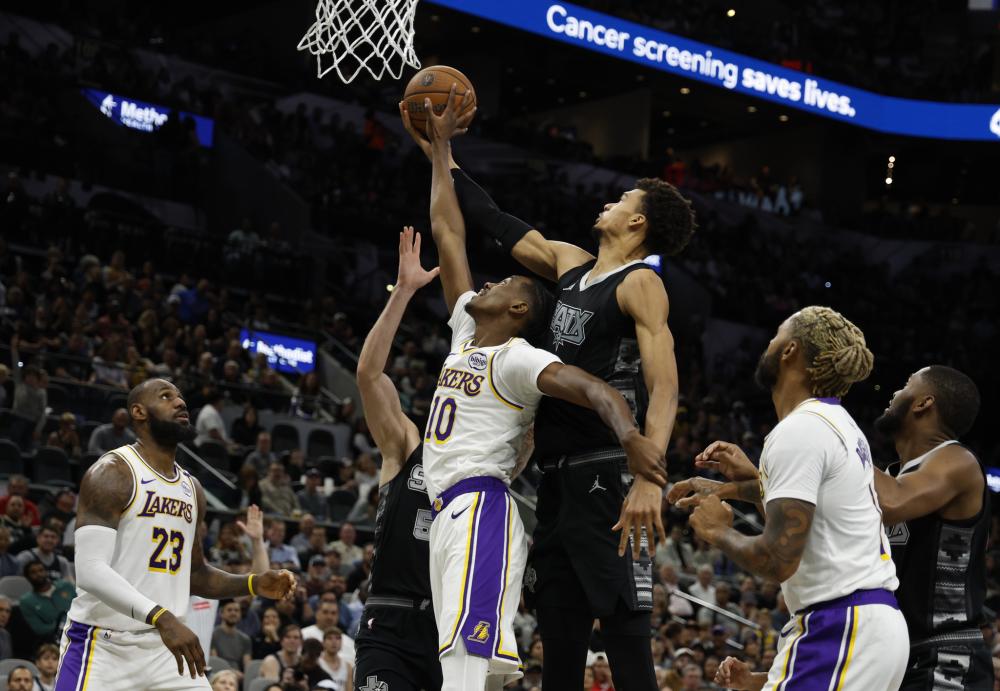 两人虽然位 两人虽然位